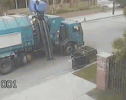 garbage-truck-fail.gif